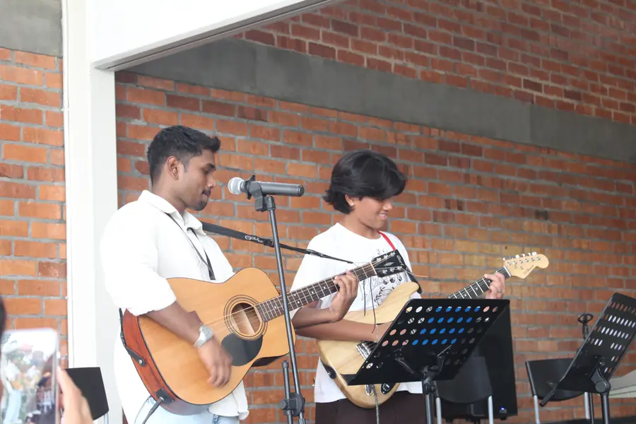 Two guitarists at JD.Music Live Concert 3.0
